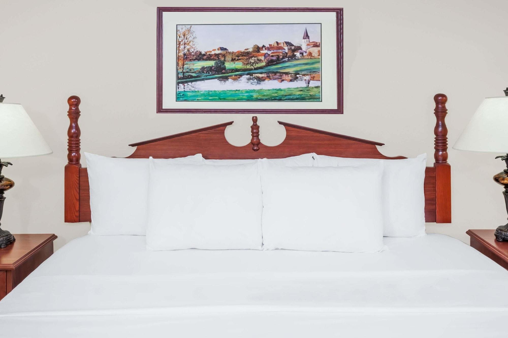 Hotel Baymont By Wyndham Elkhart Extérieur photo