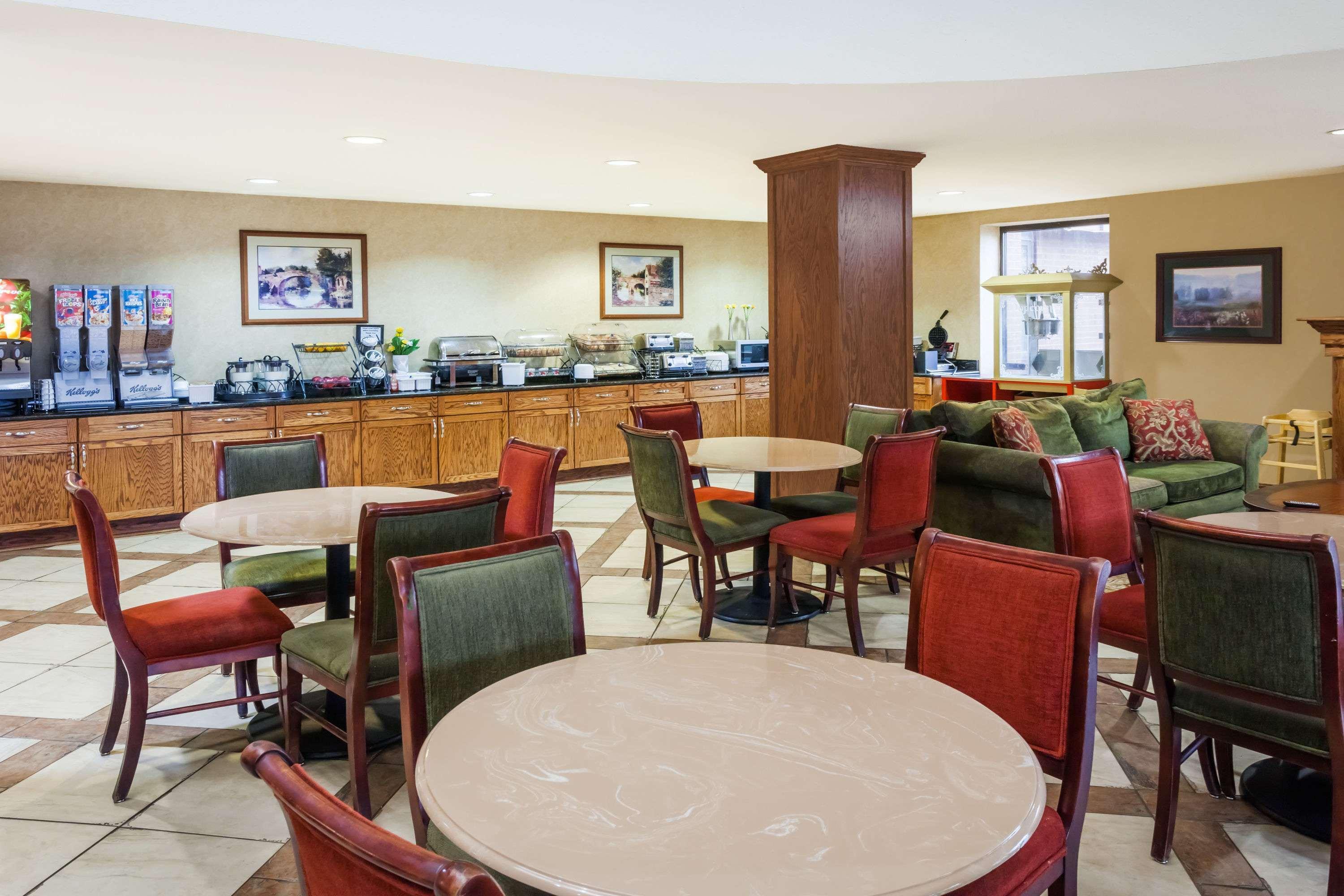 Hotel Baymont By Wyndham Elkhart Extérieur photo