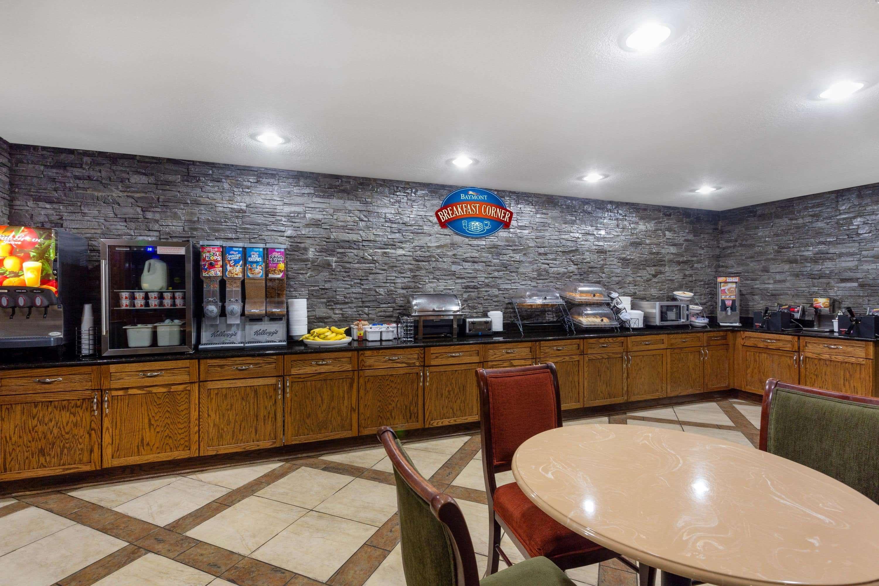 Hotel Baymont By Wyndham Elkhart Extérieur photo