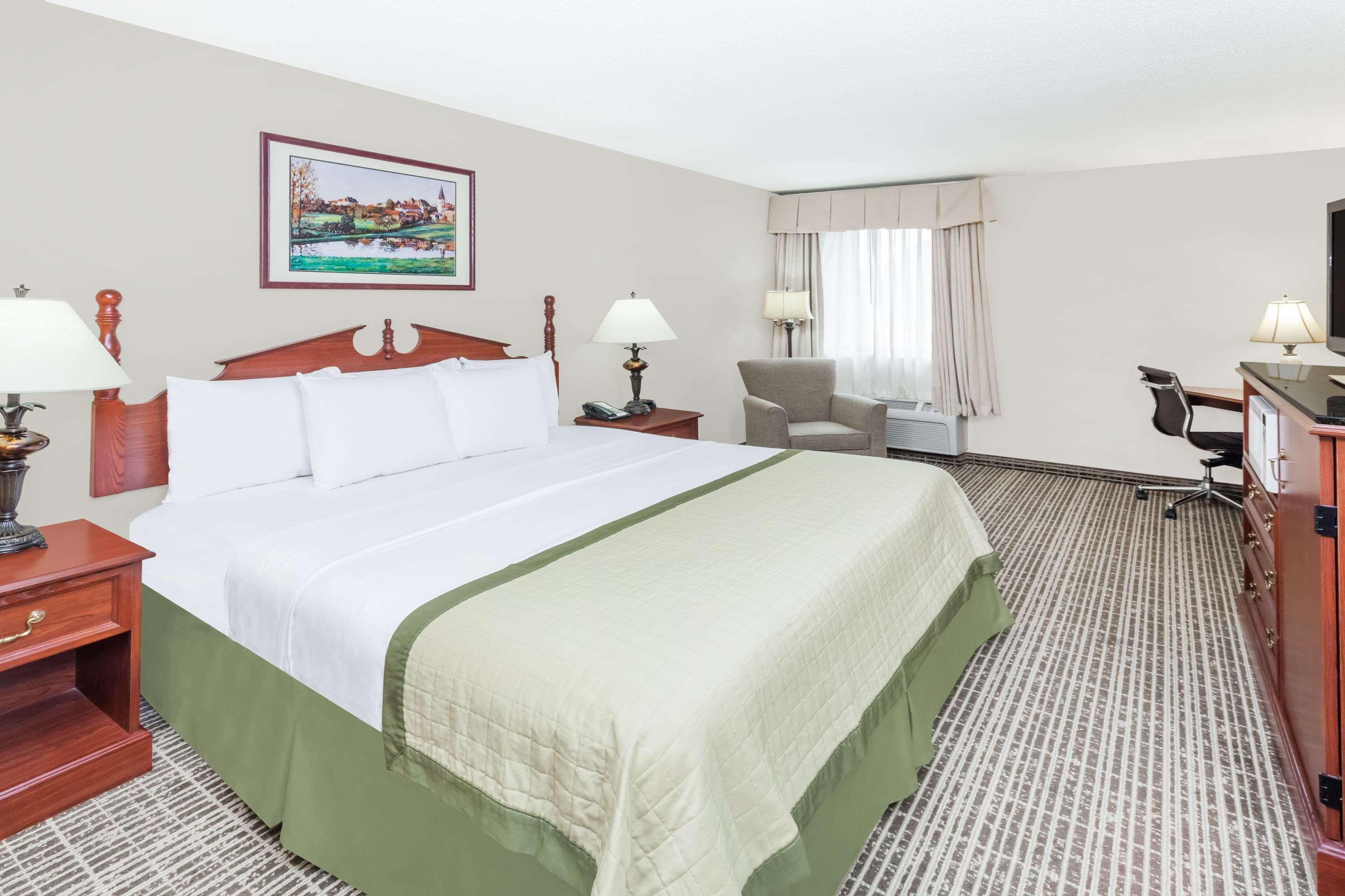 Hotel Baymont By Wyndham Elkhart Extérieur photo